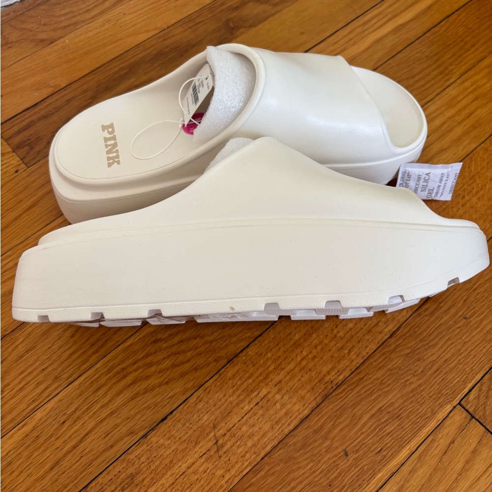 Brand New Victoria's Secret Pink Cream Slide Sandals Size M (7-8)